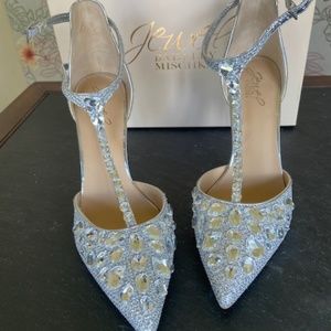 badgley mischka pump heel